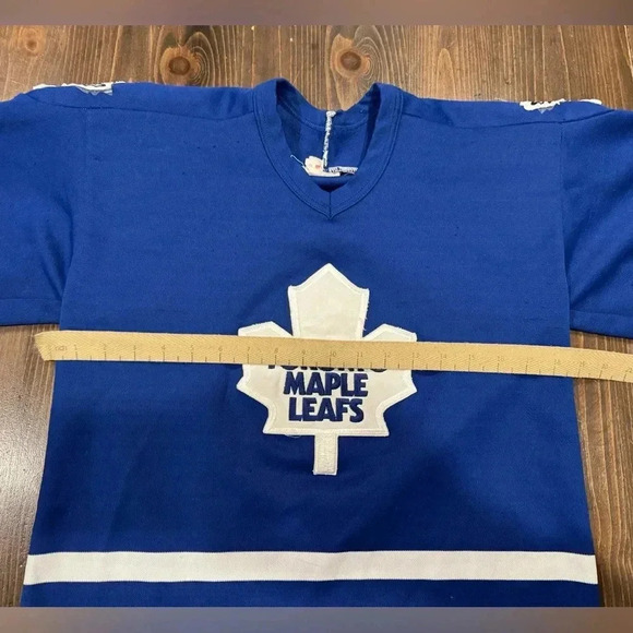 Vintage 90’s CCM Toronto Maple Leafs NHL Jersey - Picture 9 of 10